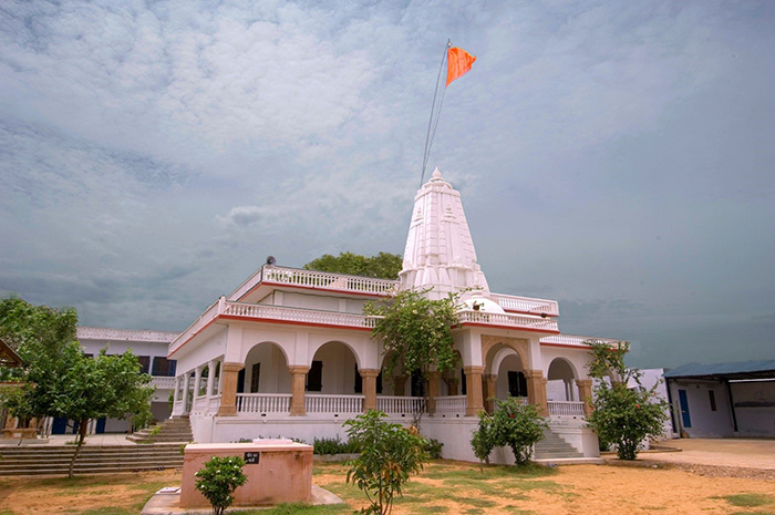 Kailash ashram